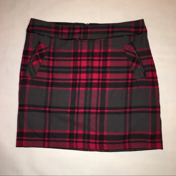Tommy Hilfiger Dresses & Skirts - Tommy Hilfiger Plaid Pencil Skirt Sz 8 Red Gray